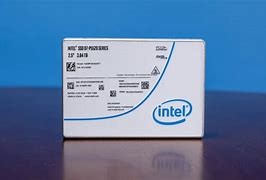 Solidigm D7 Series D7-P5520 - SSD - 3.84 TB - PCIe 4.0 x4 (NVMe)