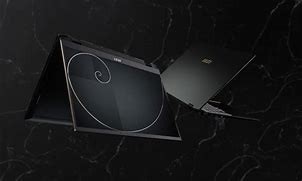 MSI Summit E16 Flip A13VET-076US - 16" - Core i7 1360P - 32 GB RAM - 1 TB SSD
